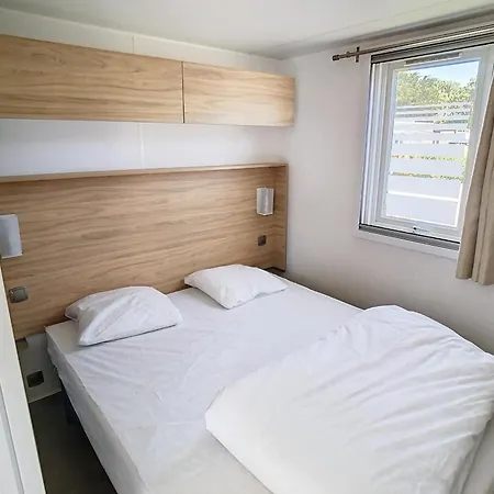 Holiday home Mobil-home Grand Confort: 6 Pers, 3 Ch, Piscine Chauffee, Proche Et Commerces - Fr-1-361a-33 Jullouville-les-Pins
